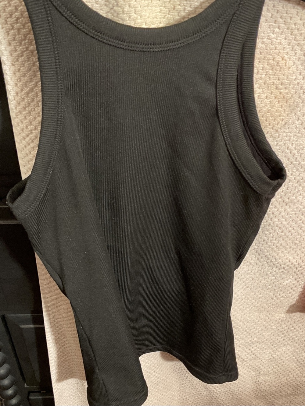 Two Ribbed V-Neck Tank Top - Picture 4 of 7